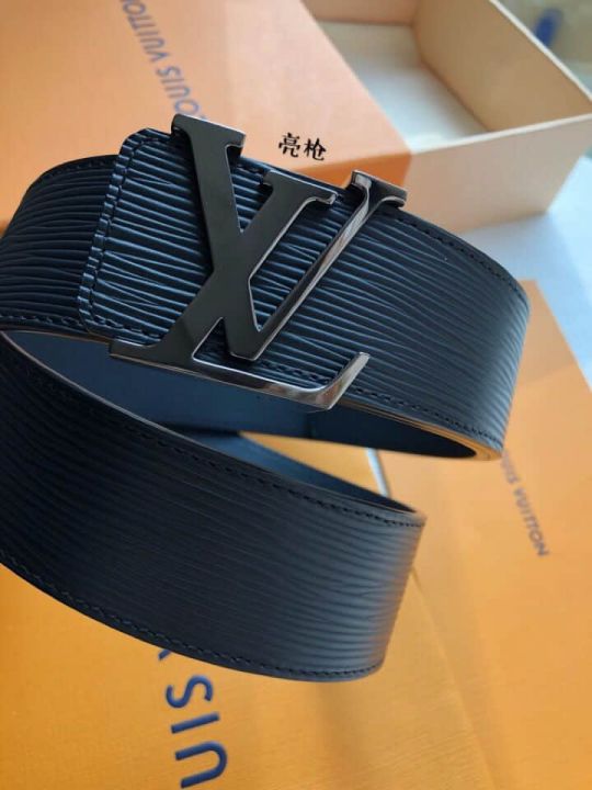 LV Initiales. 40mm Black Epi Men Belts