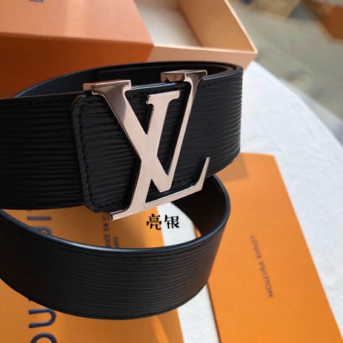 LV Initiales. 40mm Black Epi Men Belts