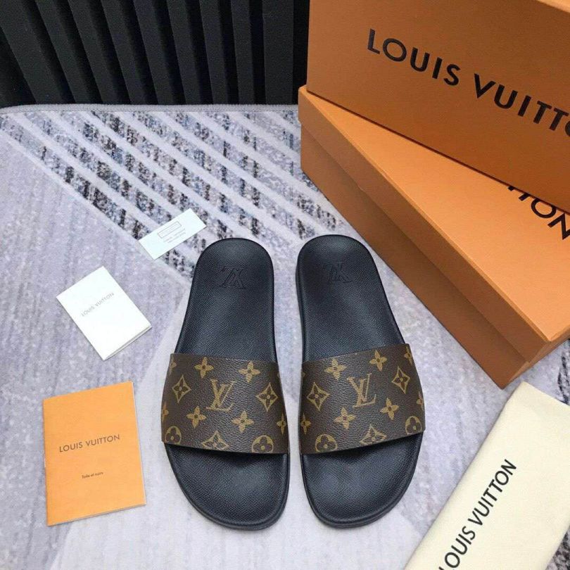 LV Men Slippers