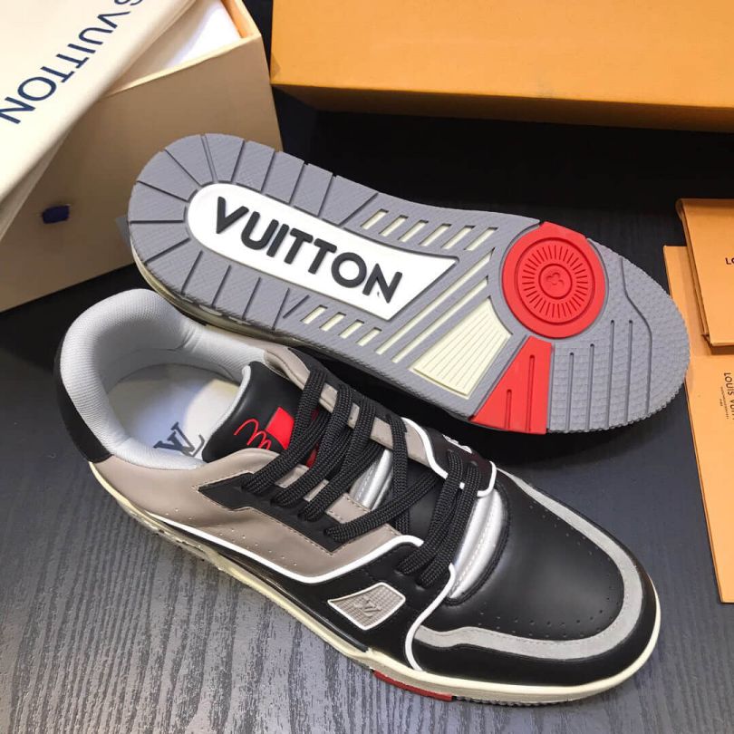 LV TRAINER Men Sneakers