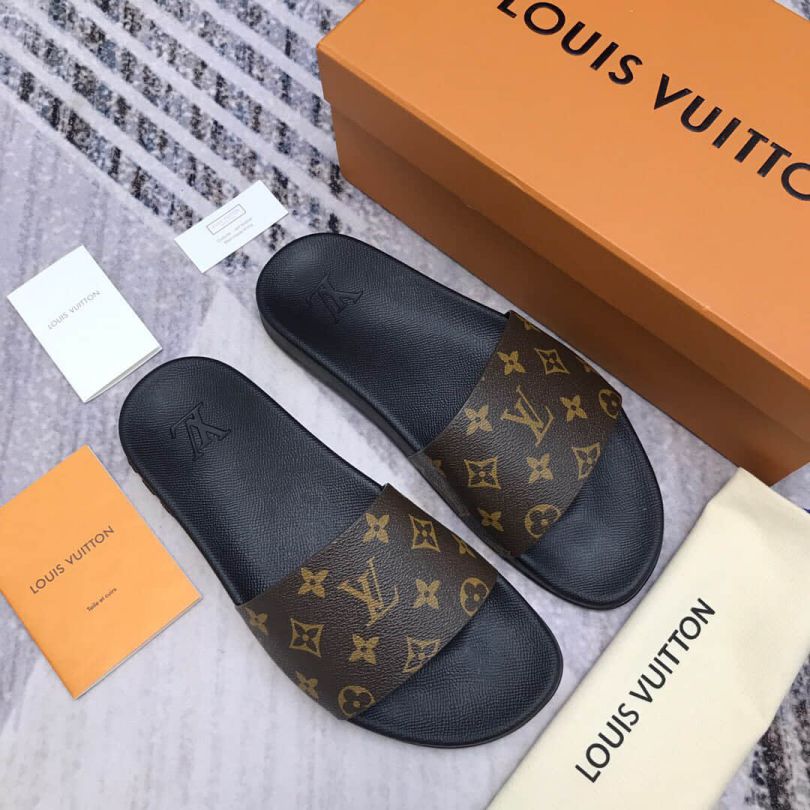 LV Men Slippers