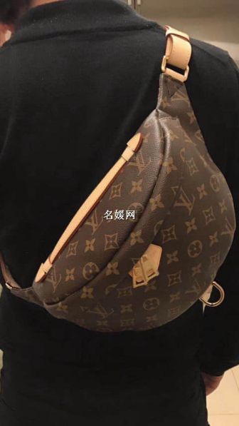 LV 2018 BUMBAG Monogram Crossbody M43644 Waist Bags