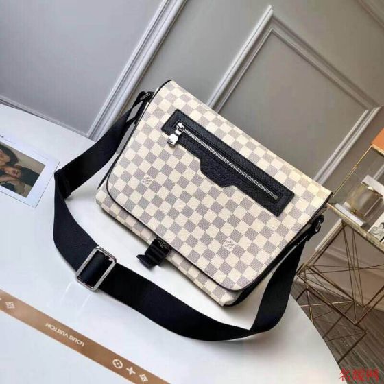 LV 2018 MATCHPOINT Messenger N40019 Shoulder Bags