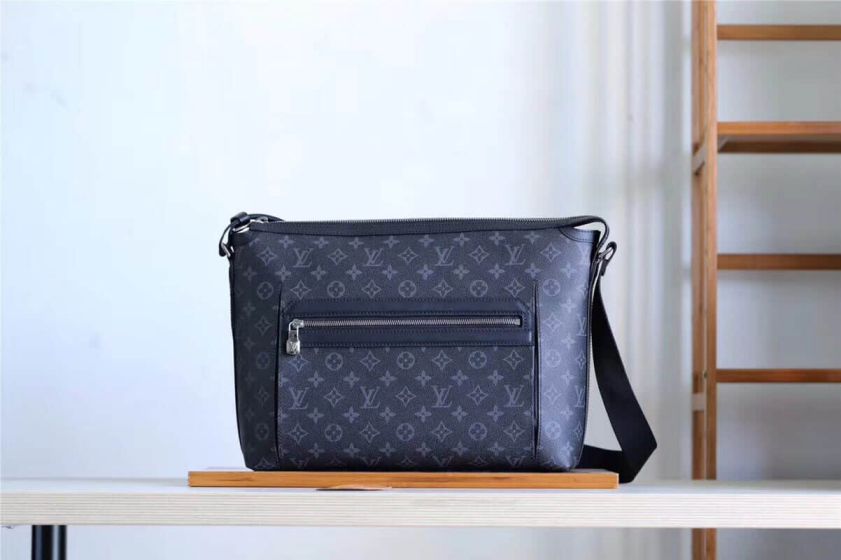 LV 2018 Medium Odyssey Messenger M44224 Shoulder Bags