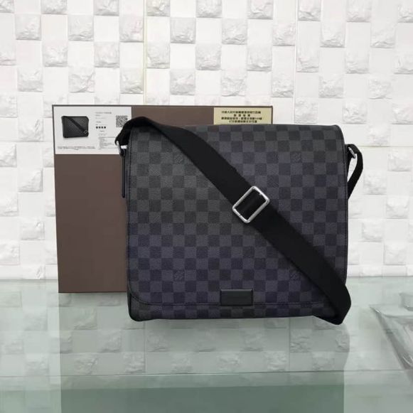 LV N41272 District Medium Damier Graphite Men Shoulder Bags