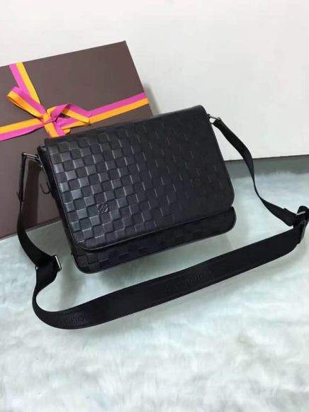 LV N41286 District Small Damier Infini Men Crossbody Shoulder Bags