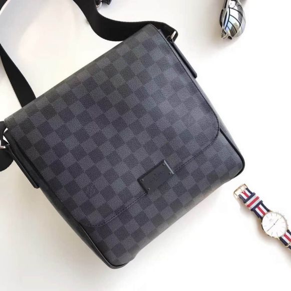 LV N41260 District Small Damier Graphite Black Canvas Men Crossbody Shoulder Bags