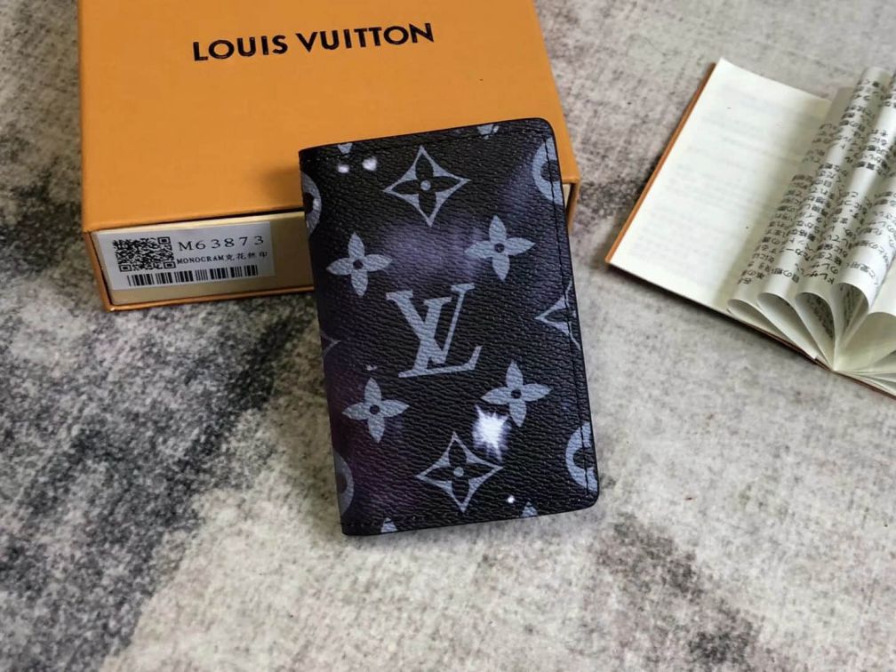 LV Bi-Fold M63873 Card Holder