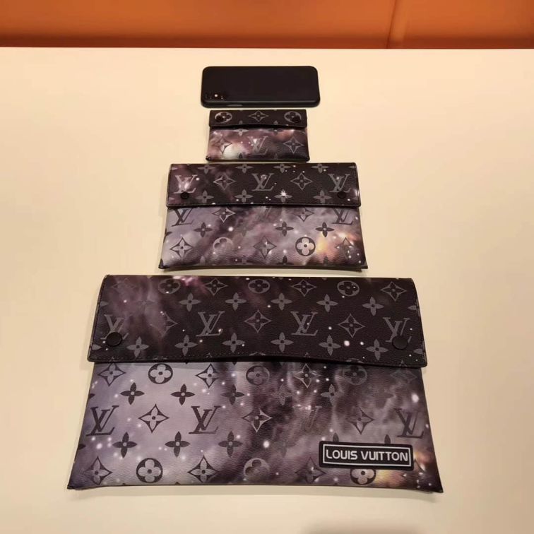 LV 2019ss Trio M44177 Clutch Bags