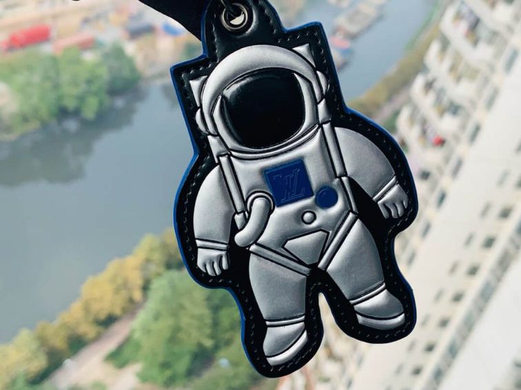 LV Spaceman Figurine Key Chain MP2214 Accessories