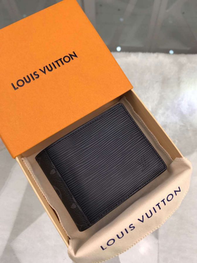 LV M67762 Wallets