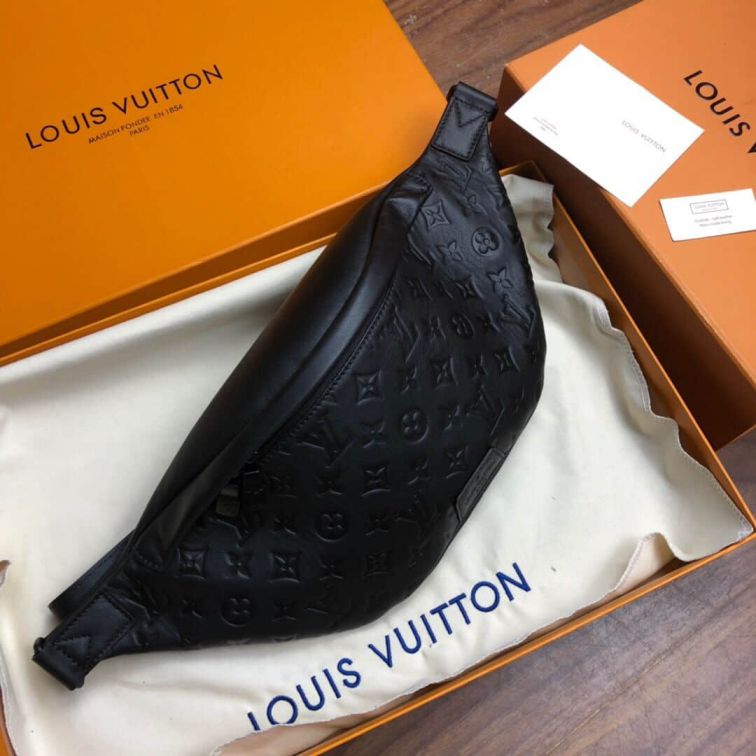 LV M44388 Black Discovery Waist Bags