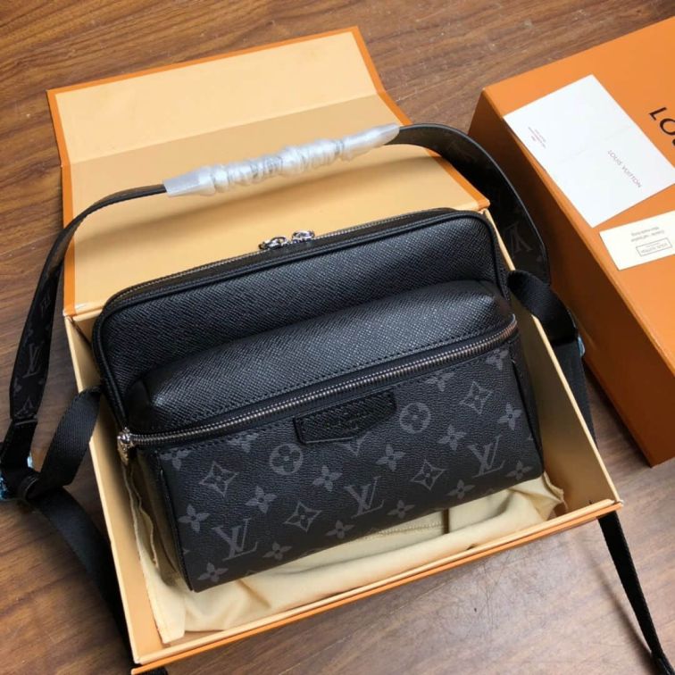 LV Outdoor Messenger M30233 Shoulder Bags