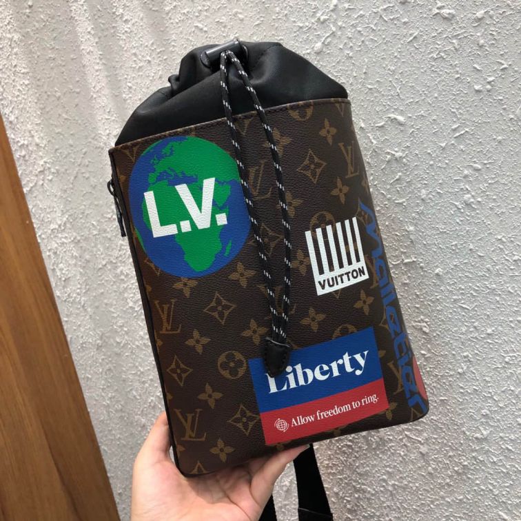 LV Chalk M44625 Shoulder Bags