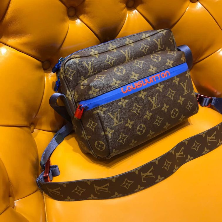 LV 2018 Messenger Monogram Multicolor Messenger M43843 Shoulder Bags