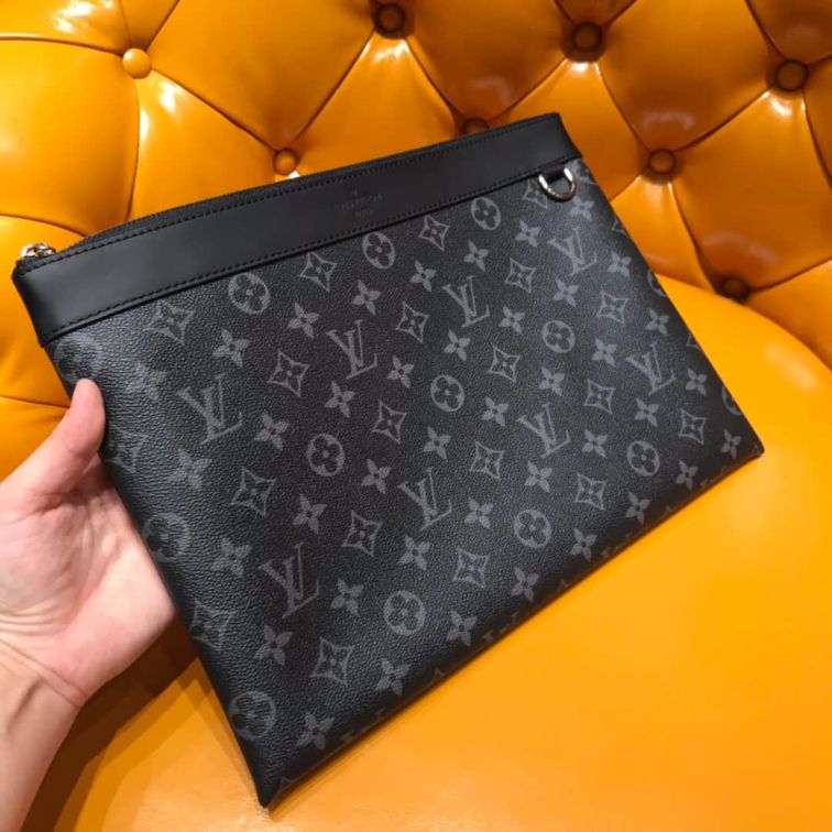 LV M62291 DISCOVERY POCHETTE Men Clutch Bags