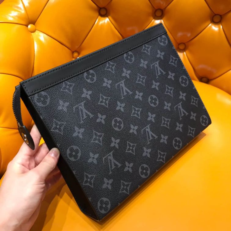 LV M61692 POCHETTE VOYAGE Men Black Clutch Bags