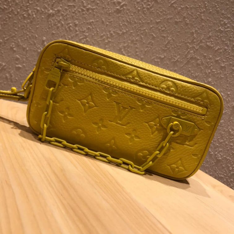 LV M53554 Pochette Volga Clutch Bags