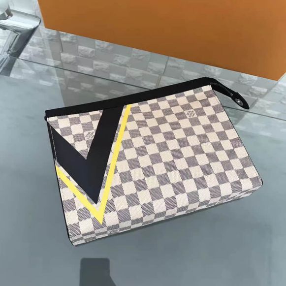 LV N60049 Pochette Voyage Autres Toiles Clutch Bags