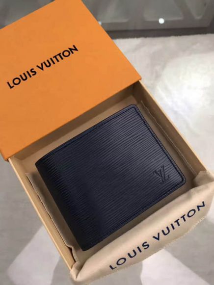 LV Blue Epi Bi-Fold Short Men Bi-Fold M60628 Wallets