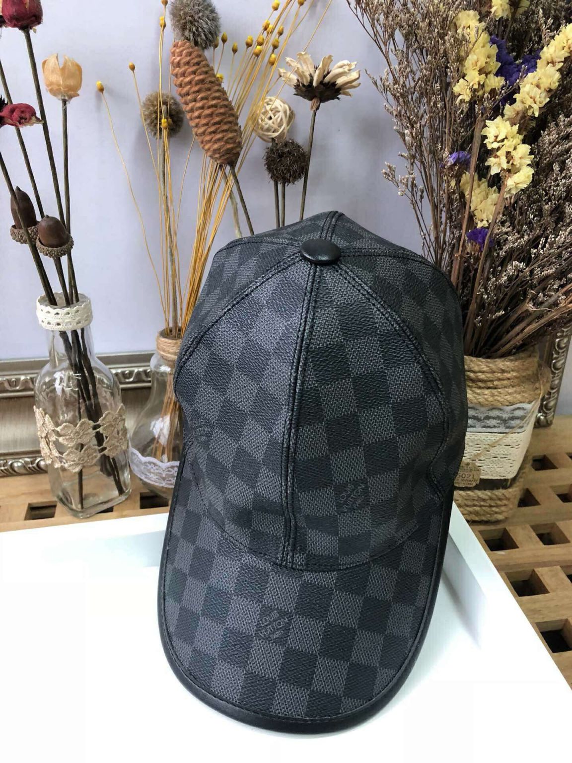 LV Unisex Baseball Hats