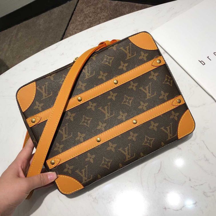 LV 2019 NEW SOFT TRUNK Monogram Small Messenger Bags M68494 Men Shoulder Bags