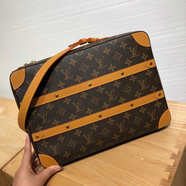 LV 2019 NEW SOFT TRUNK Medium Messenger Bags M44754 Men Shoulder Bags