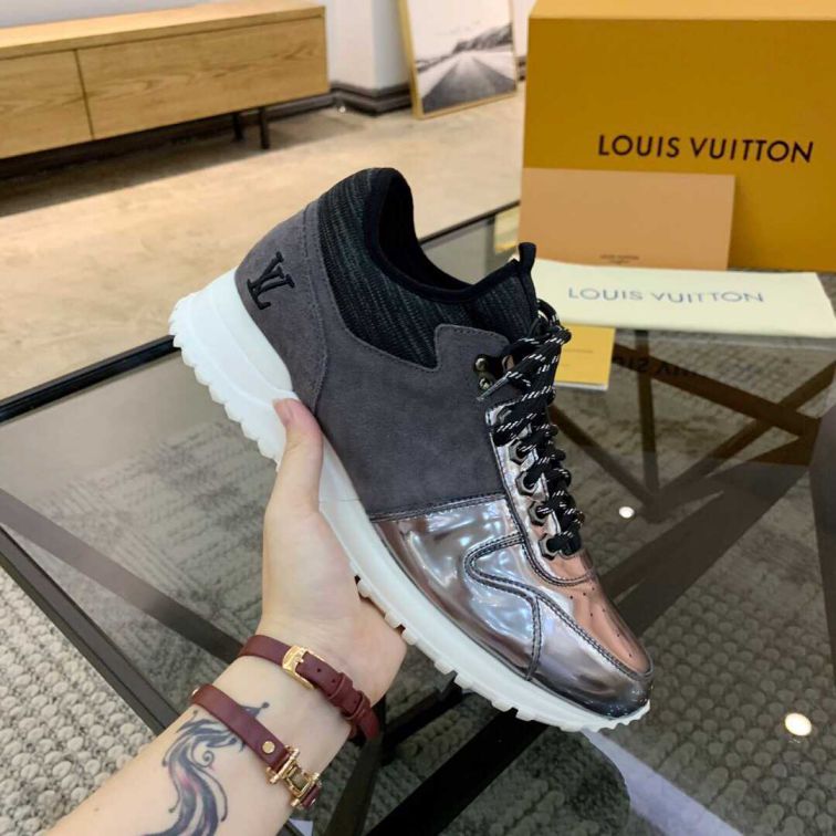 LV RUN AWAY Men Sneakers