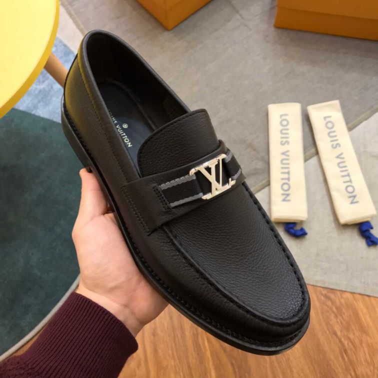 LV Men Leather Shoes