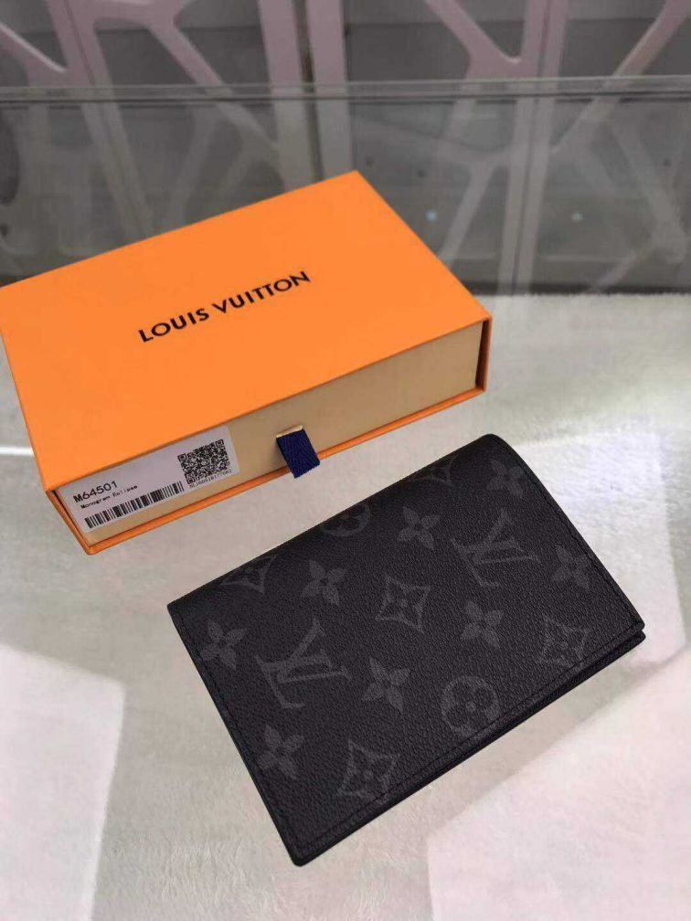 LV M64501 Men Card Holder