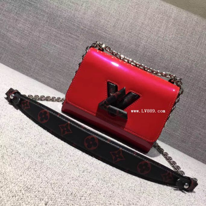 LV Shoulder Bags M54245TWIST On Chain