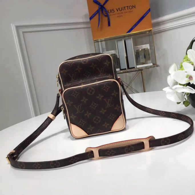 LV Shoulder Bags M45236