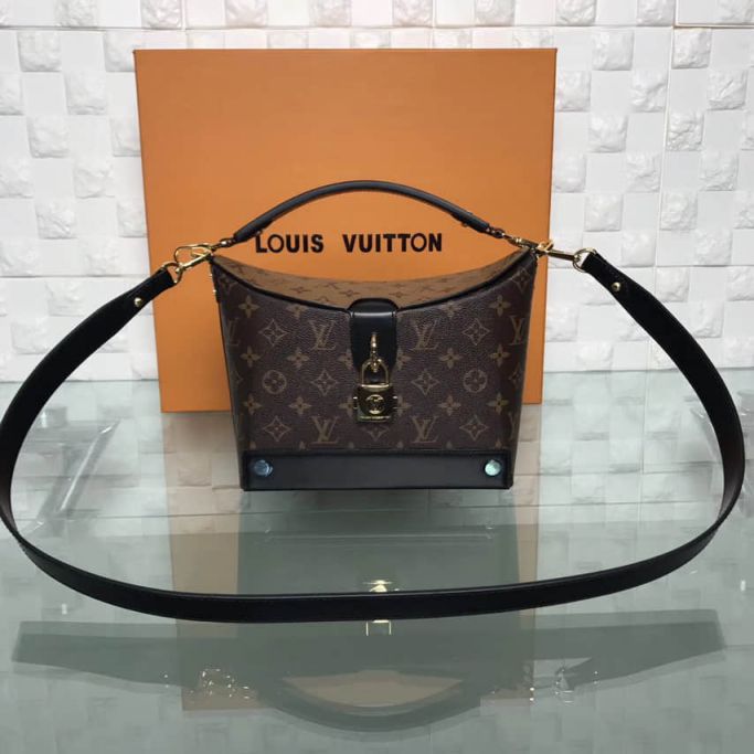 LV Shoulder Bags Bento Box M43517