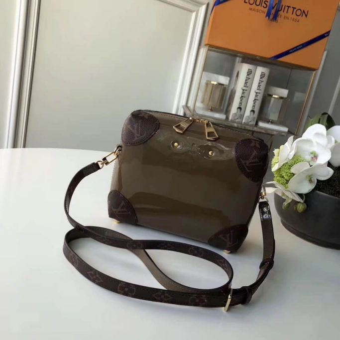 LV Shoulder Bags 18 Monogram VENICE M54390