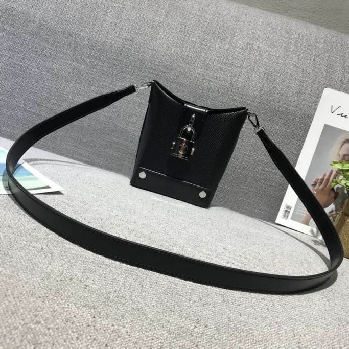 LV Shoulder Bags BENTO BOX Epi M56038