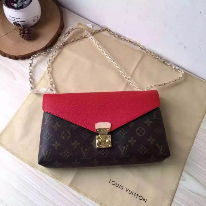 LV Shoulder Bags m41200