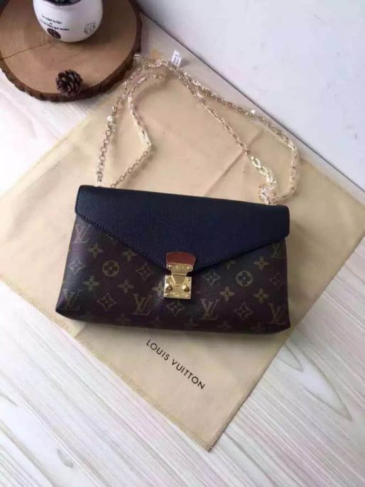 LV Shoulder Bags m41200