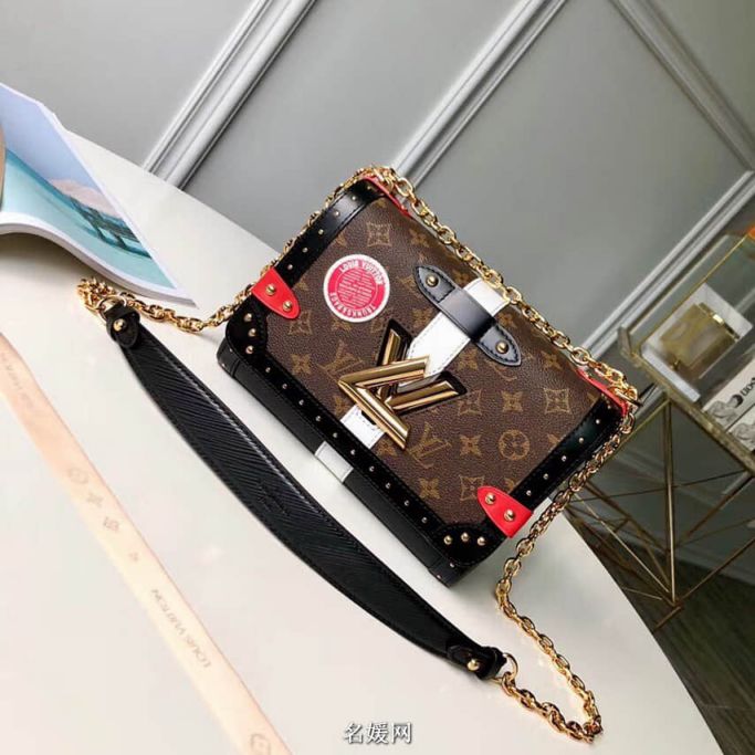 LV Shoulder Bags Twist M43629