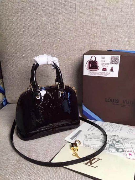 LV Shoulder Bags M91606