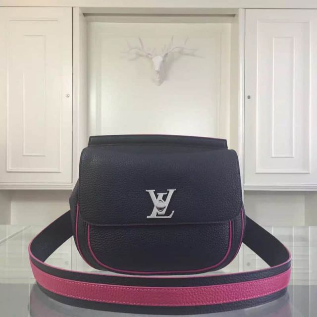 LV Shoulder Bags M50351