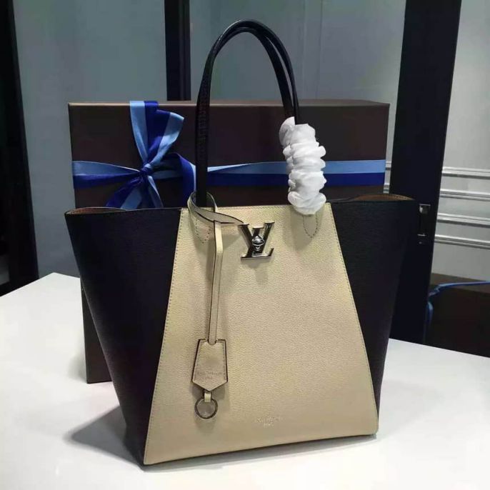 LV Tote Bags M42291 CABAS LOCKME Taurillon