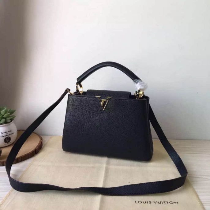 LV Shoulder Bags M94517 Capucines BB