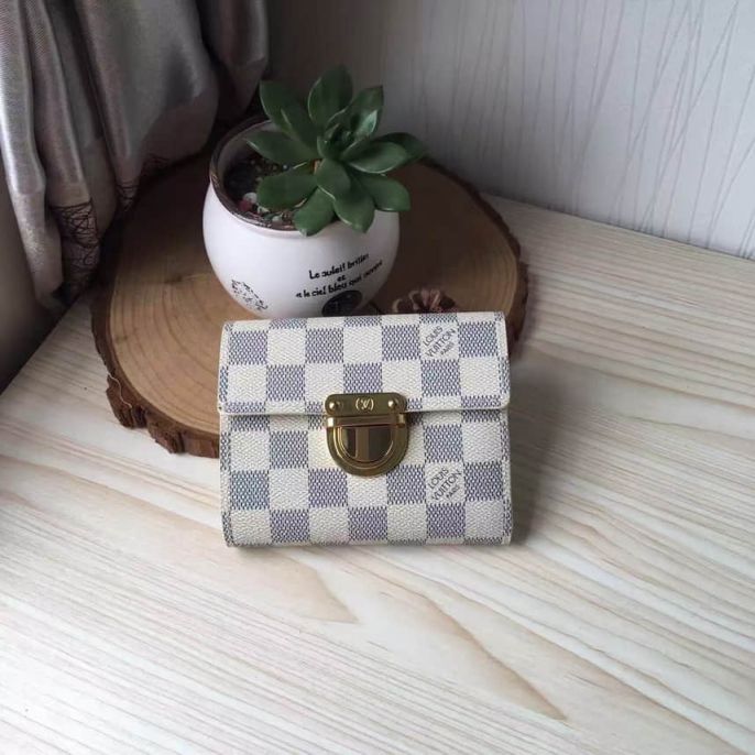 LV Wallets 60005 Tri-Fold