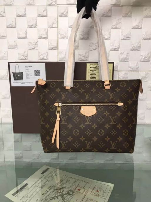 LV Tote Bags M42268 CAISSA TOTE