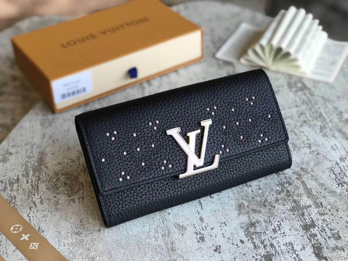 LV Wallets Capucines M62556