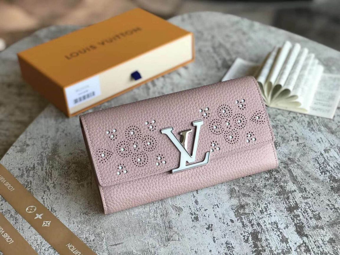 LV Wallets Capucines M62556