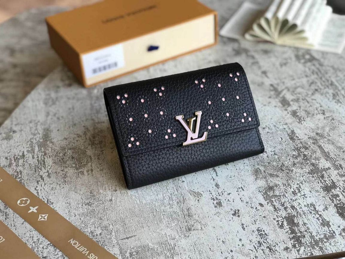 LV Wallets Capucines M62564