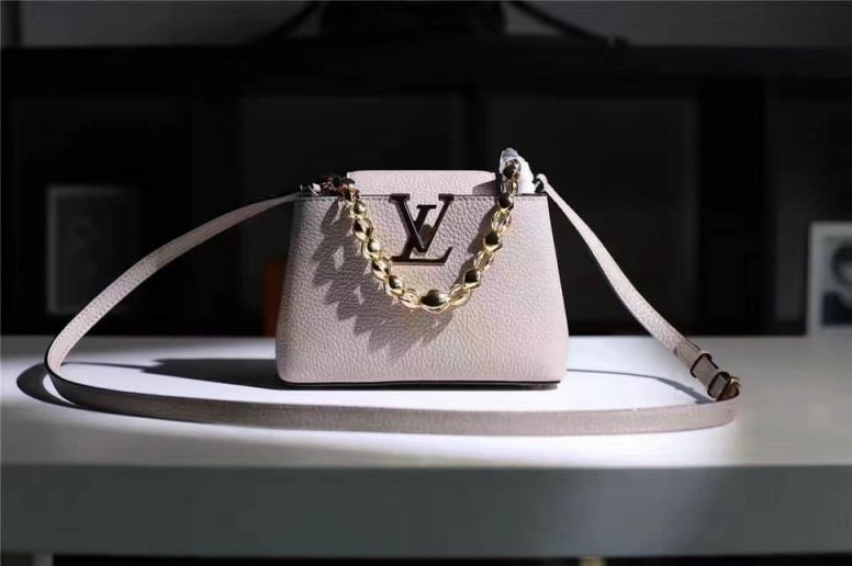 LV Shoulder Bags CAPUCINES MINI CHAIN Crossbody M42935