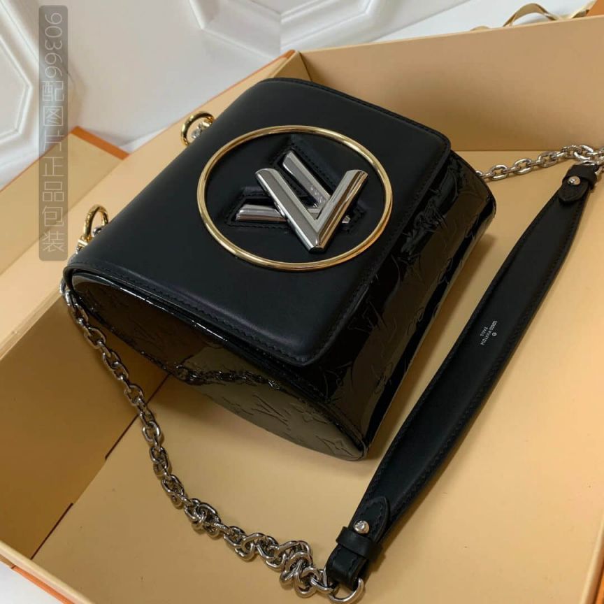 LV Shoulder Bags 19 Pochette Twist On Chain M90366