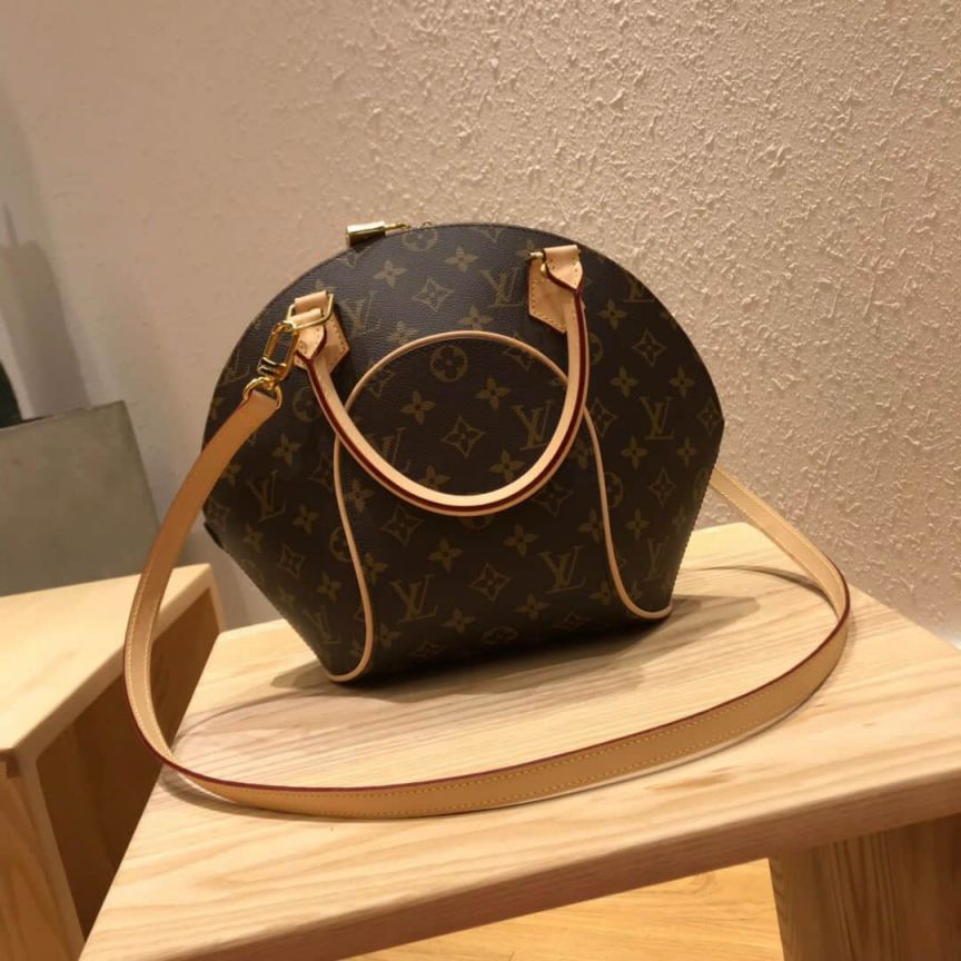 LV Tote Bags